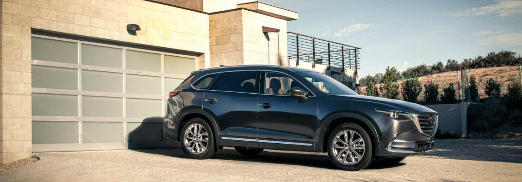 2018-Mazda-CX-5-parked-in-driveway-in-front-of-house